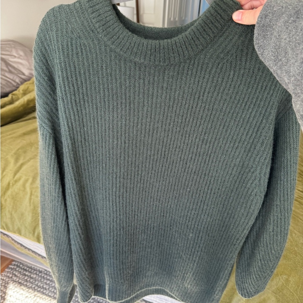 Everlane Charcoal Ribbed Knit Sweater